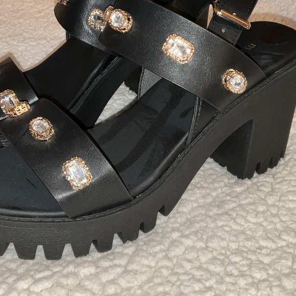 🎉🎉HP🎉🎉Madden Girl Chunky black heels NWOT - Picture 2 of 3